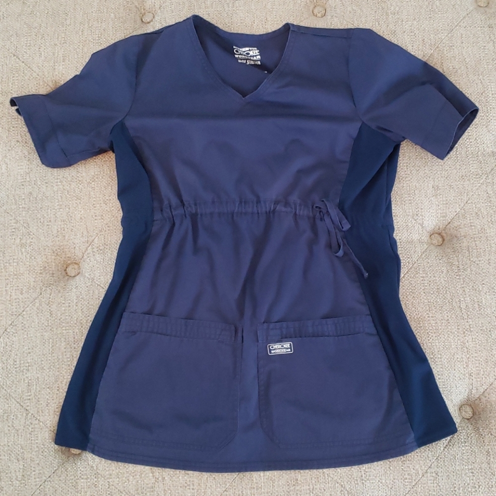 Maternity scrubs
